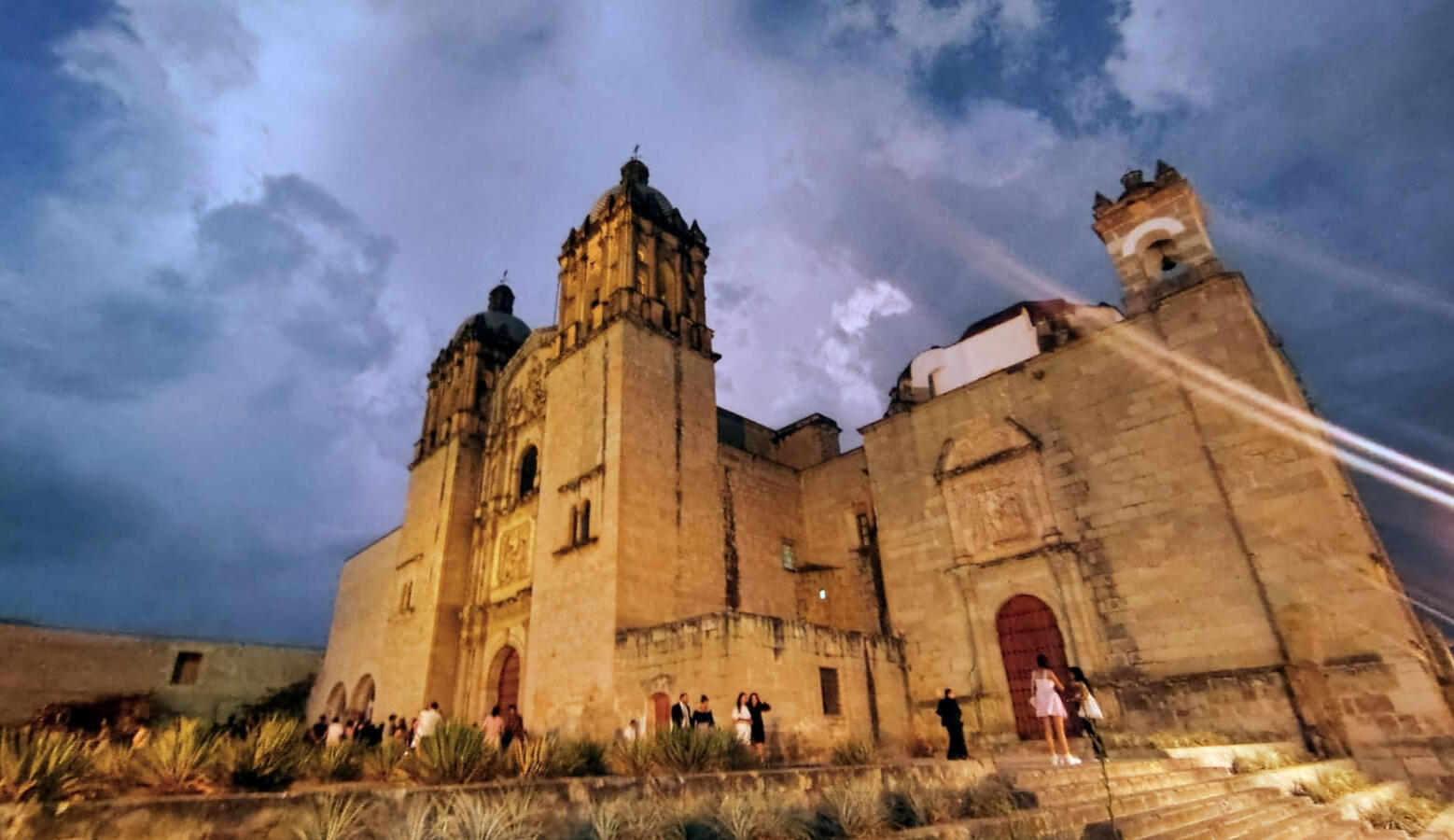 santo domingo church in oaxaca visit the Santo domingo Church in Oaxaca